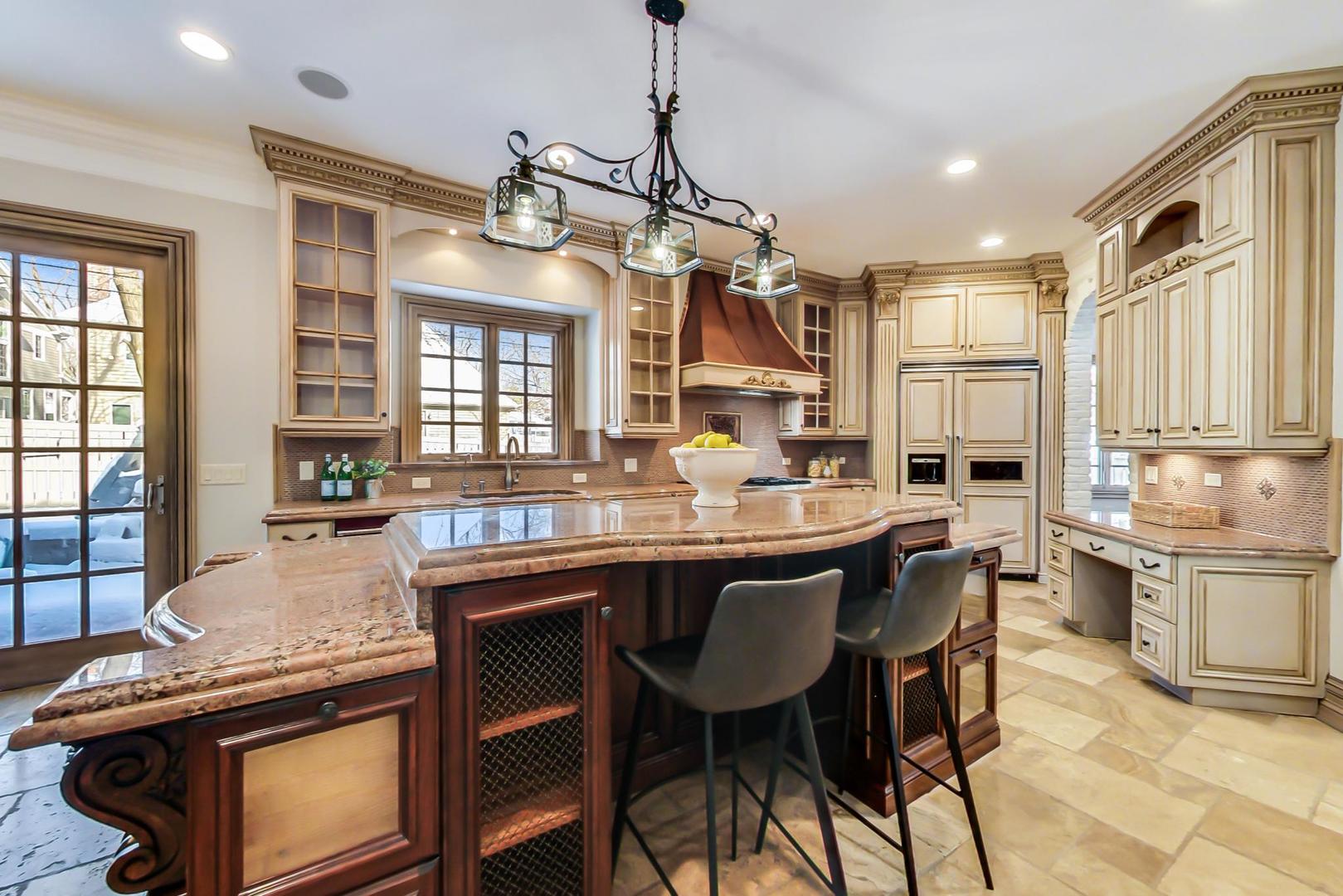 720 Willow Road Naperville, IL 60540 - Photo 7 of 48