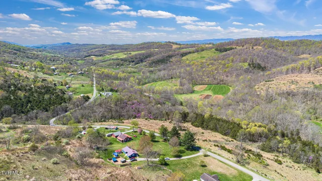 $210,000 | 10955 Middle Wallens Creek Road, Jonesville, VA 24263