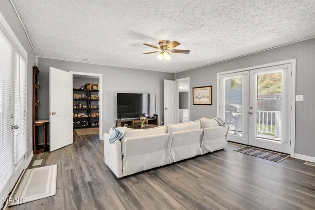 $210,000 | 10955 Middle Wallens Creek Road, Jonesville, VA 24263