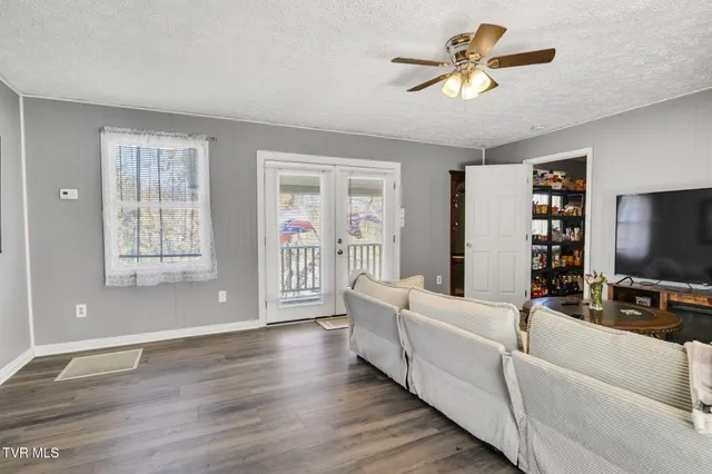 $210,000 | 10955 Middle Wallens Creek Road, Jonesville, VA 24263