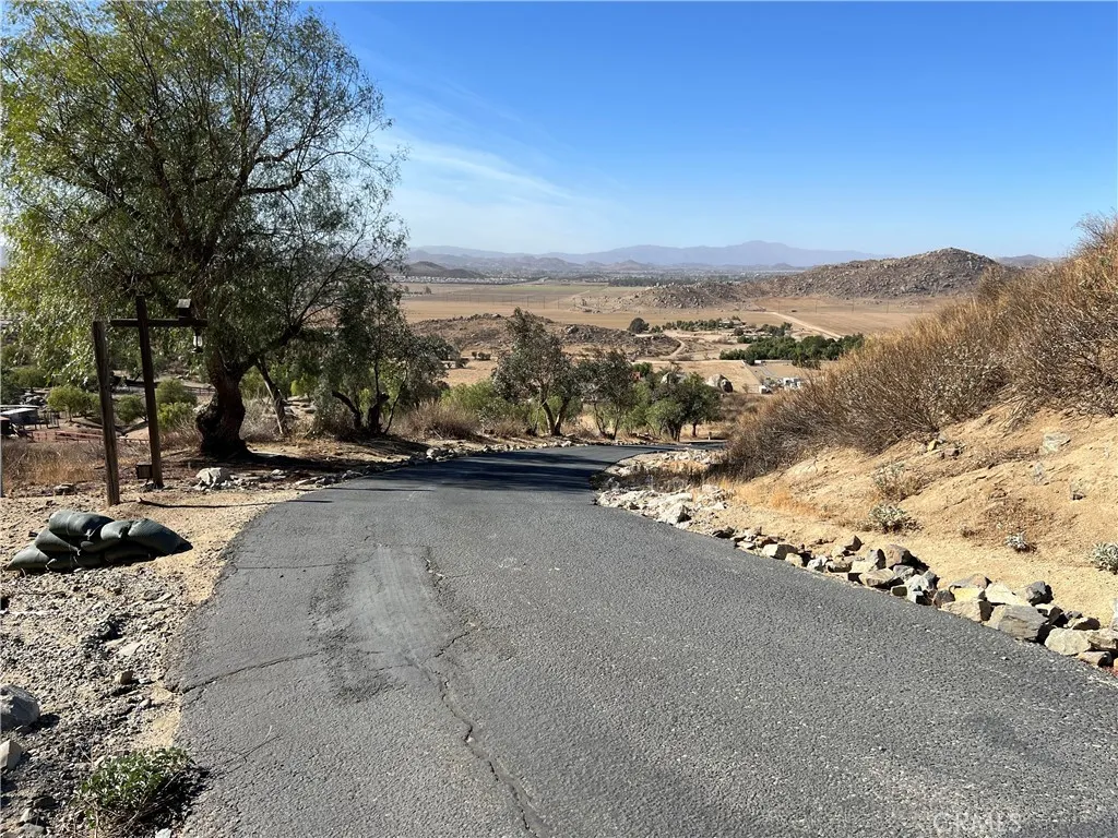 0 Ano Crest Road Winchester, CA 92596 - Photo 11 of 19 a view of a road with a yard