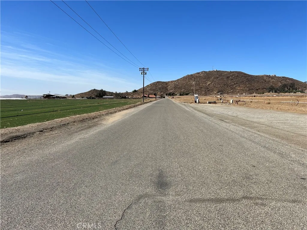 0 Ano Crest Road Winchester, CA 92596 - Photo 2 of 19 a view of an ocean and beach