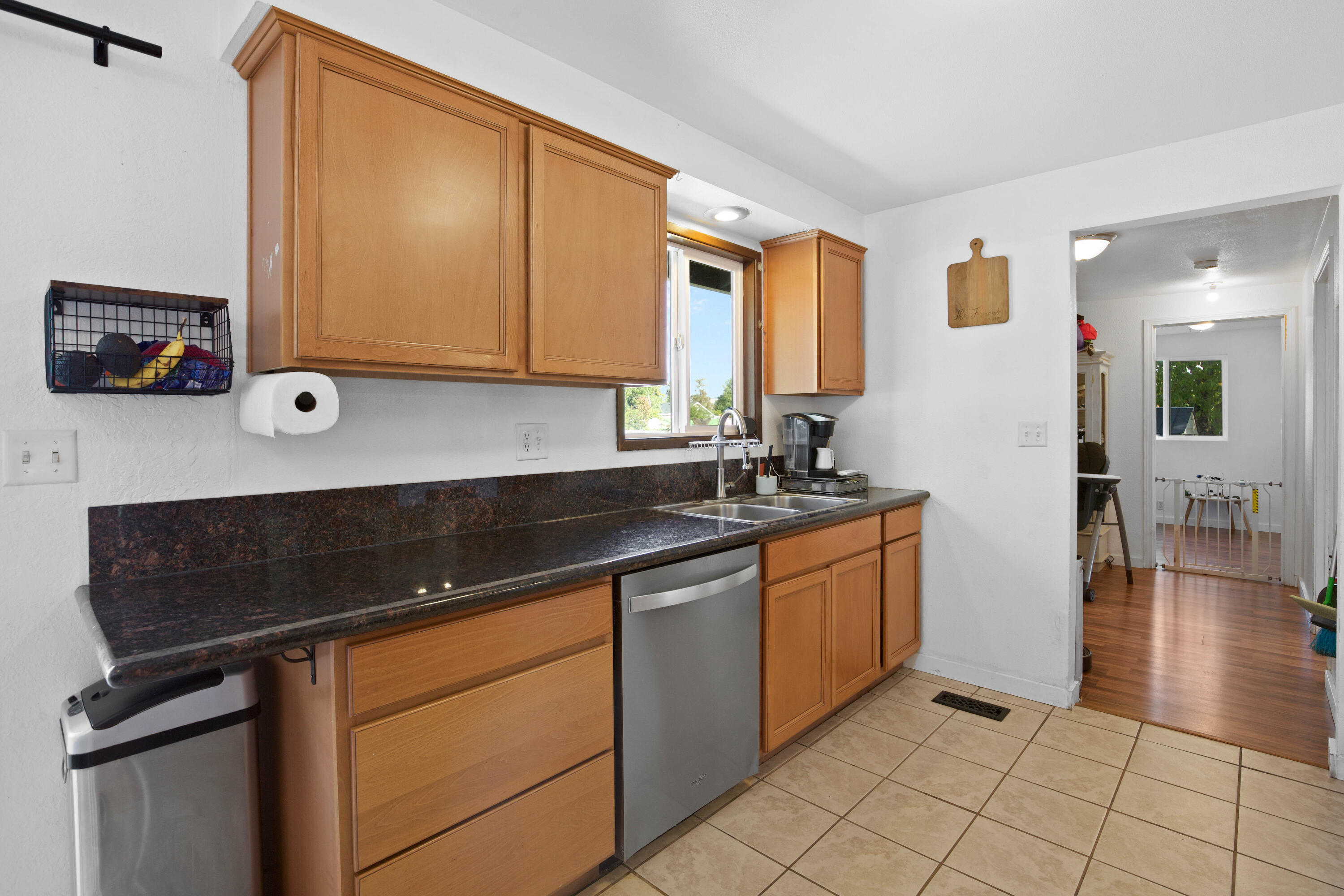 990 Janes Road Medford, OR 97501 - Photo 7 of 28 CU9A3765