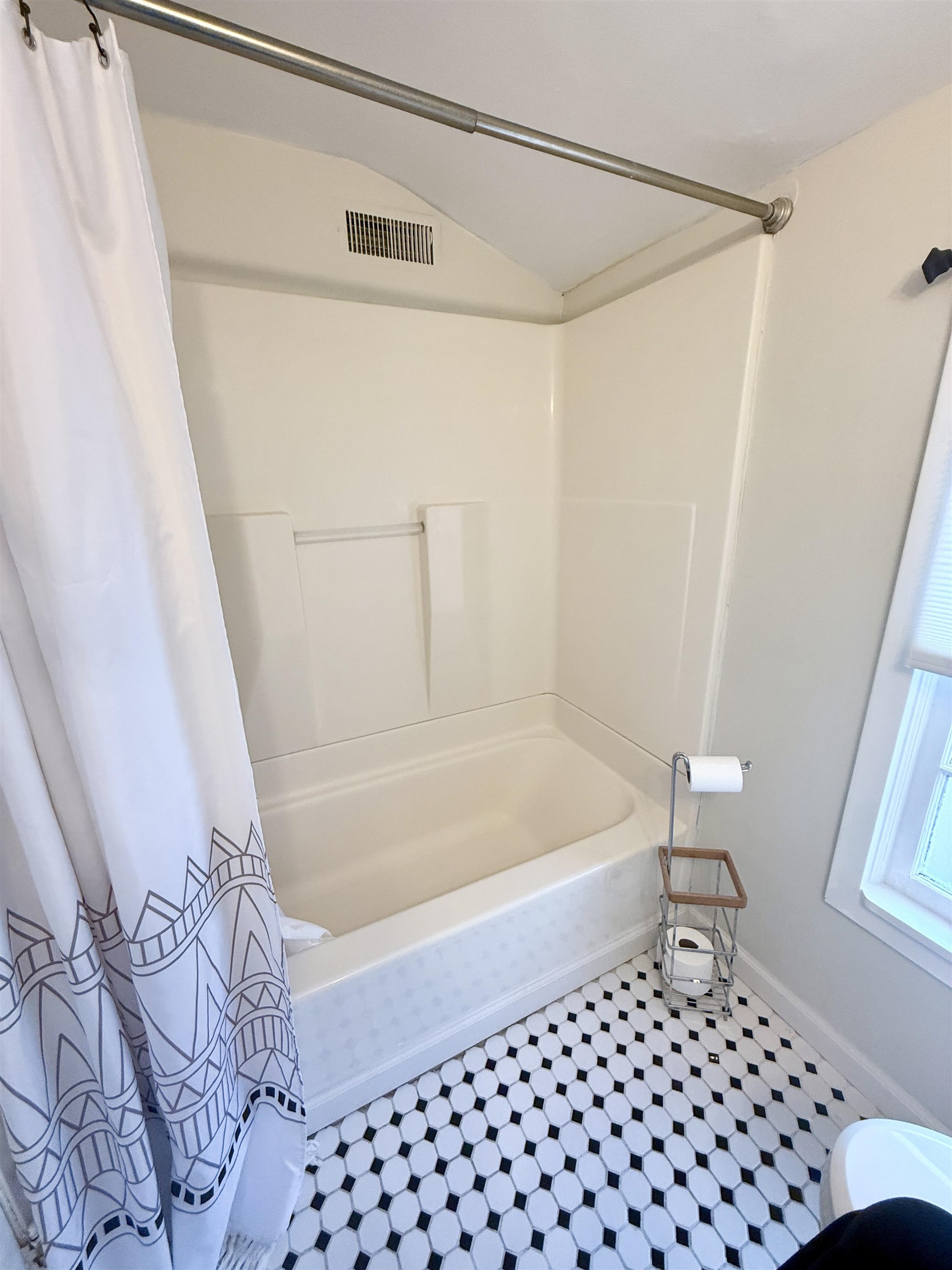 401 Junius Street Loves Park, IL 61111 - Photo 21 of 33