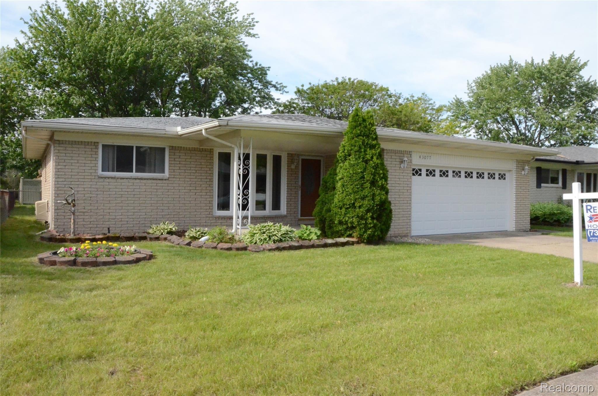 43077 Avon Road Canton, MI 48187 - Photo 3 of 52 DSC_8885.JPG