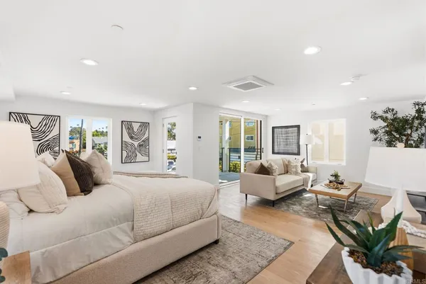 $2,995,000 | 212 South Pacific Street, Oceanside, CA 92054