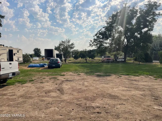 a view of a lake view