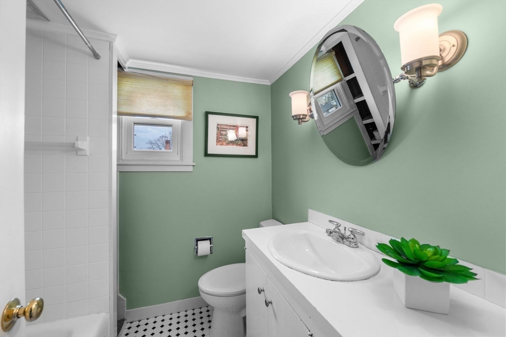 1 Maverick Street, Unit 2 Marblehead, MA 01945 - Photo 14 of 21