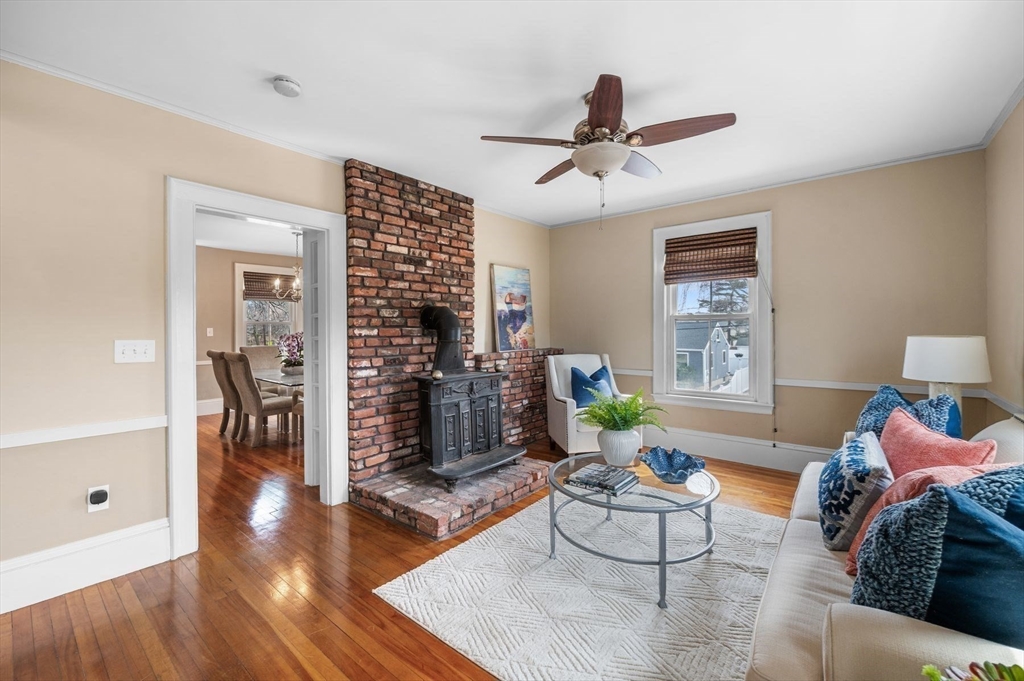 1 Maverick Street, Unit 2 Marblehead, MA 01945 - Photo 5 of 21