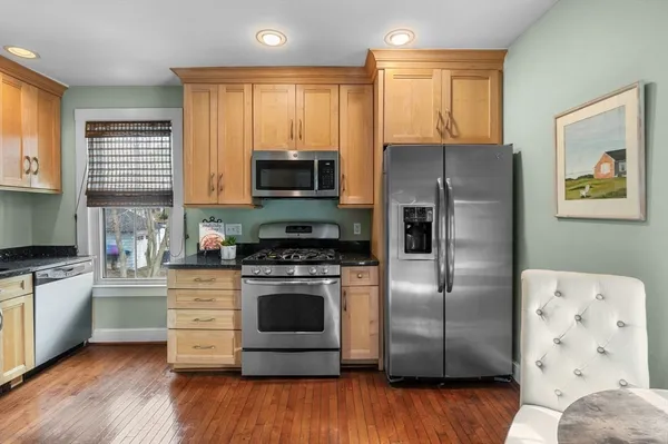 $649,000 | 1 Maverick Street, Unit 2, Marblehead, MA 01945