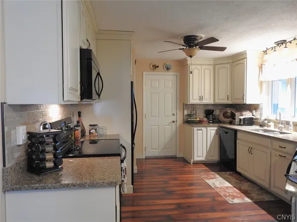 $299,000 | 8 Lansing Place, Boonville, NY 13309