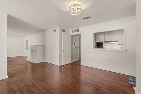 $298,000 | 4509 Donnelly Avenue, Fort Worth, TX 76107
