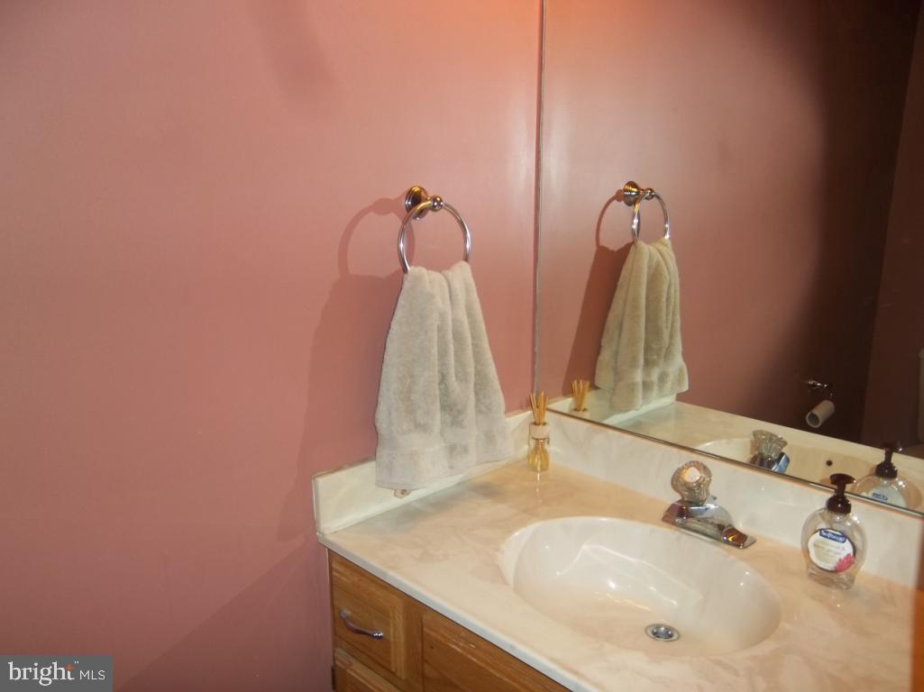 14 Greythorne Road Lancaster, PA 17603 - Photo 8 of 18 Gallery Image 8