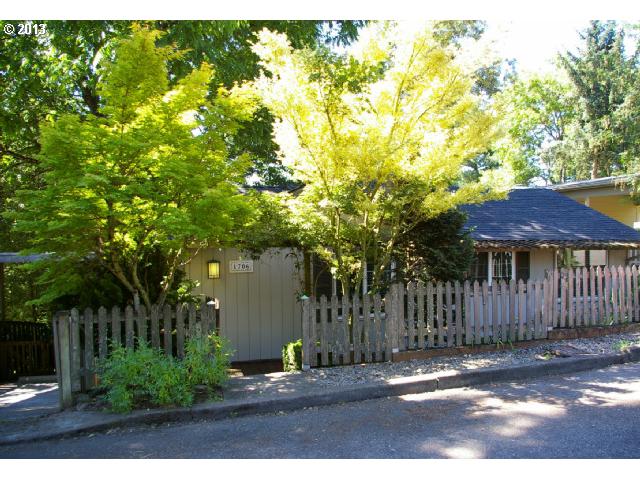 1706 Southwest Troy Street Portland, OR 97219 - Photo 1 of 16 Gallery Image 1