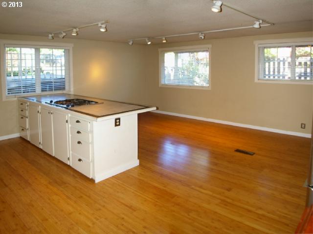 1706 Southwest Troy Street Portland, OR 97219 - Photo 7 of 16 Kitchen