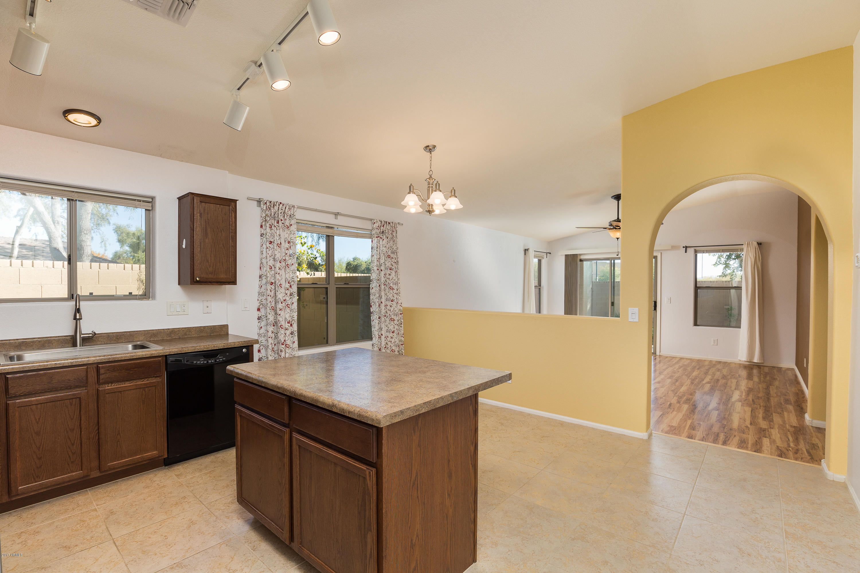 3491 South Rim Road Gilbert, AZ 85297 - Photo 5 of 16 Kitchen