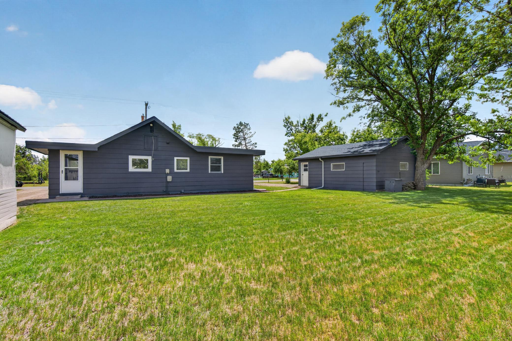 213 Roosevelt Road Southwest Bemidji, MN 56601 - Photo 4 of 20