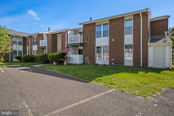 $1,700 | 275 Green Street, Unit 4A6, Beverly, NJ 08010