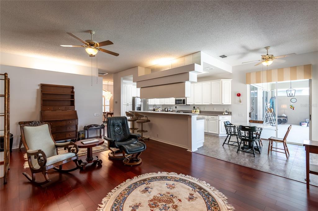 690 Weathersfield Drive Dunedin, FL 34698 - Photo 14 of 58