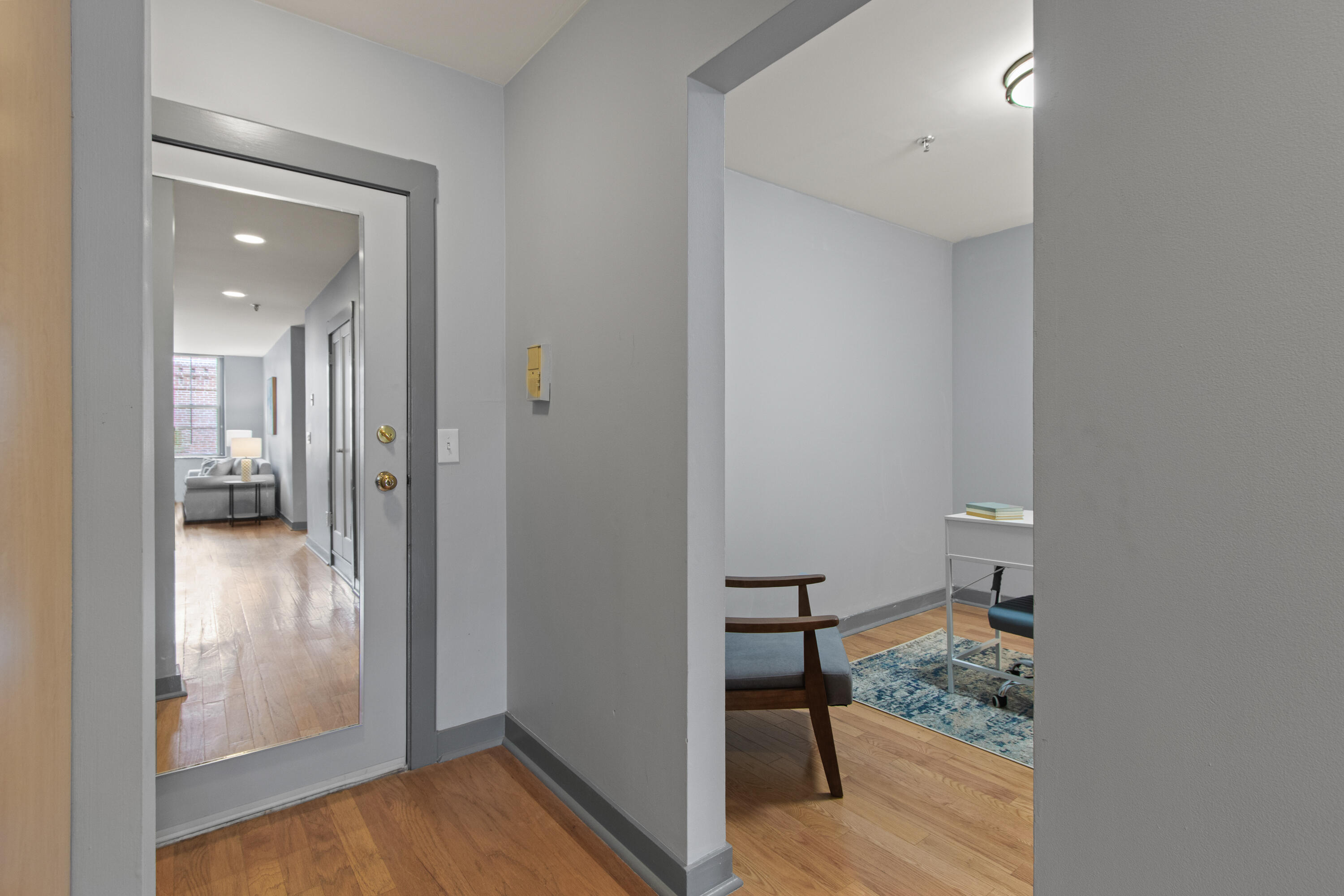 150 Middle Street, Unit 4J Portland, ME 04101 - Photo 5 of 29 Entryway