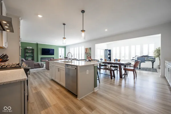 $529,900 | 1041 Elmwood Lane, Greenwood, IN 46143