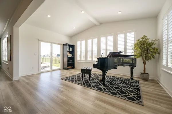 $529,900 | 1041 Elmwood Lane, Greenwood, IN 46143