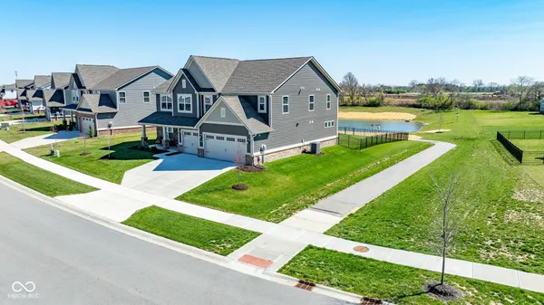 $529,900 | 1041 Elmwood Lane, Greenwood, IN 46143