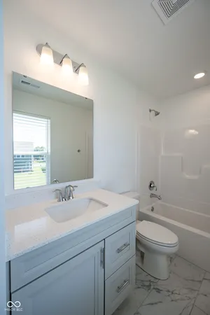 $529,900 | 1041 Elmwood Lane, Greenwood, IN 46143