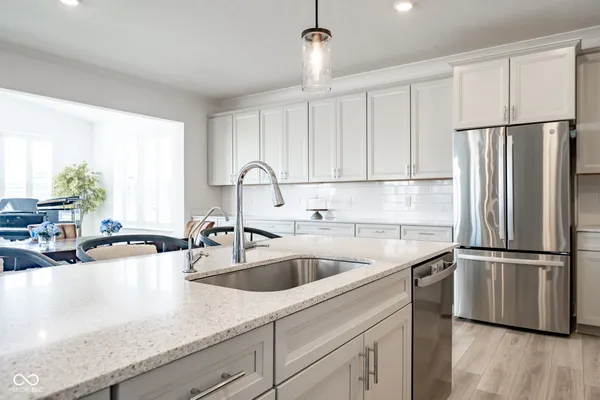 $529,900 | 1041 Elmwood Lane, Greenwood, IN 46143