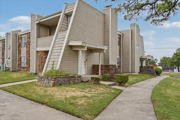 $115,000 | 7321 South Yale Avenue, Unit 219, Tulsa, OK 74136