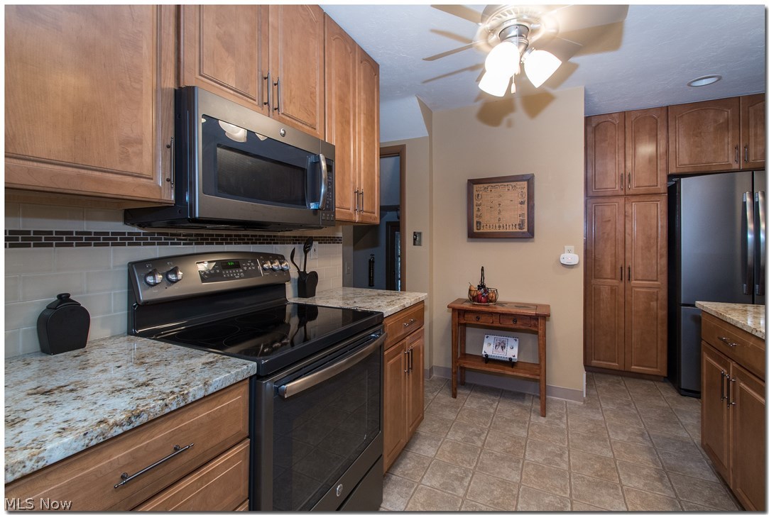 1336 Ford Road Lyndhurst, OH 44124 - Photo 10 of 35