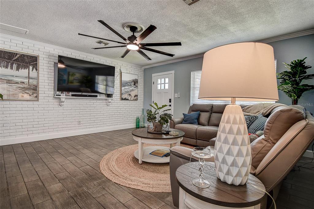 725 Sunset Cove Madeira Beach, FL 33708 - Photo 3 of 61