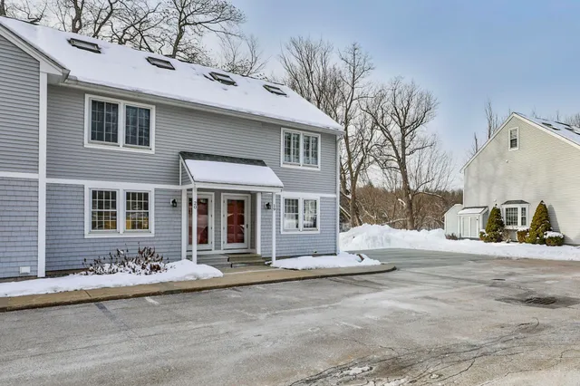 $329,900 | 3030 Brown Avenue, Unit 20, Manchester, NH 03103