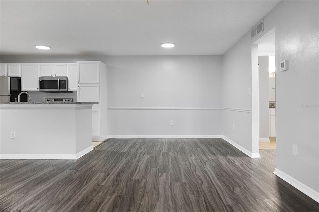 214 Lake Parsons Green, Unit 206 Brandon, FL 33511 - Photo 13 of 22