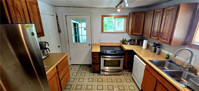 $180,000 | 49 Lake Street, Harpersfield, NY 12167