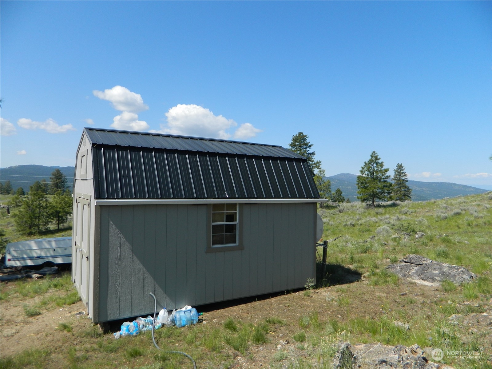153 Neil Canyon Road Tonasket, WA 98855 - Photo 16 of 24 a view of balcony with mountain view