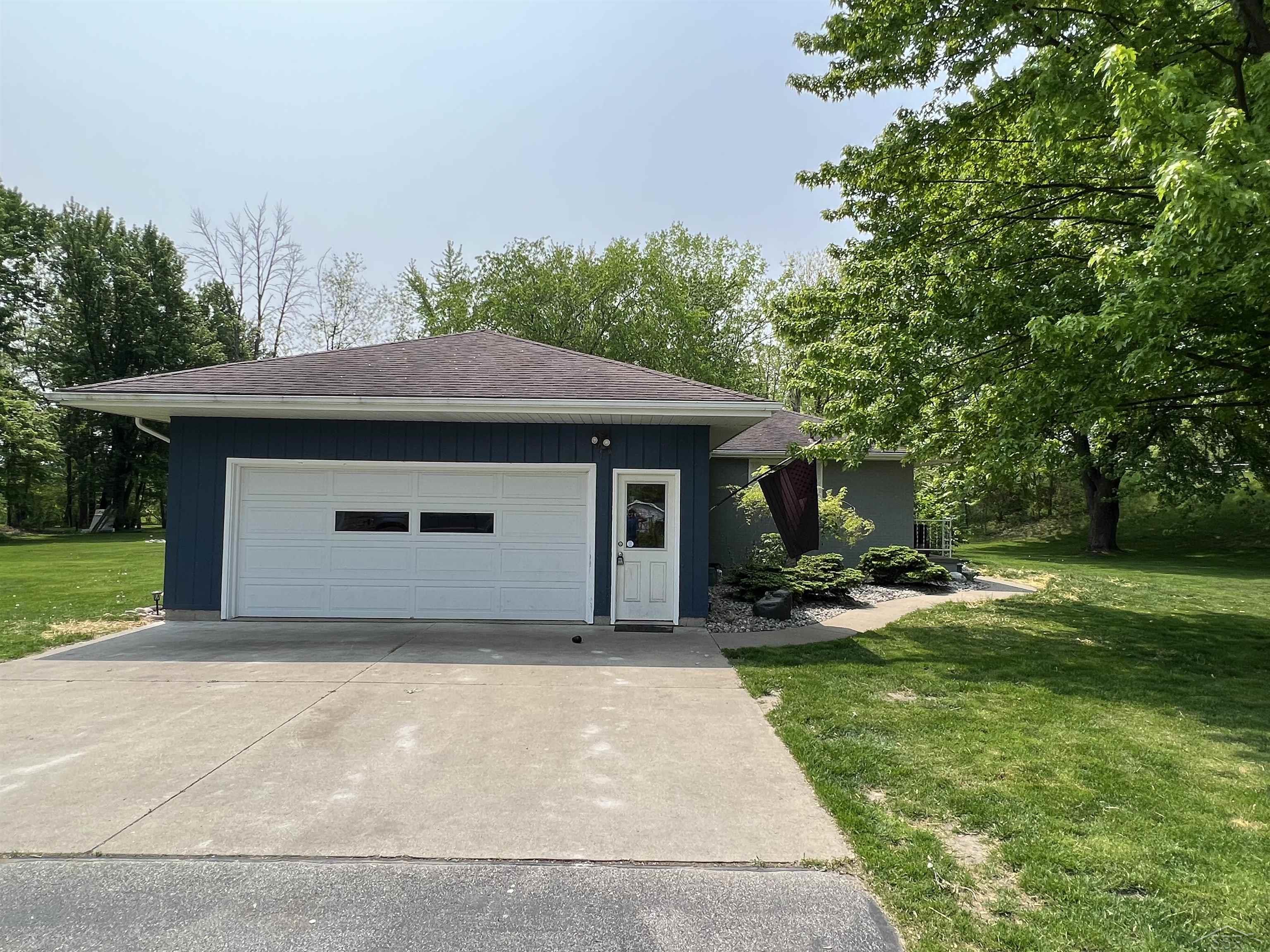 4947 Flajole Road Midland, MI 48642 - Photo 11 of 42 50109997-10.JPG