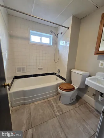 $1,350 | 306 Concord Avenue, Unit 2, Wilmington, DE 19802