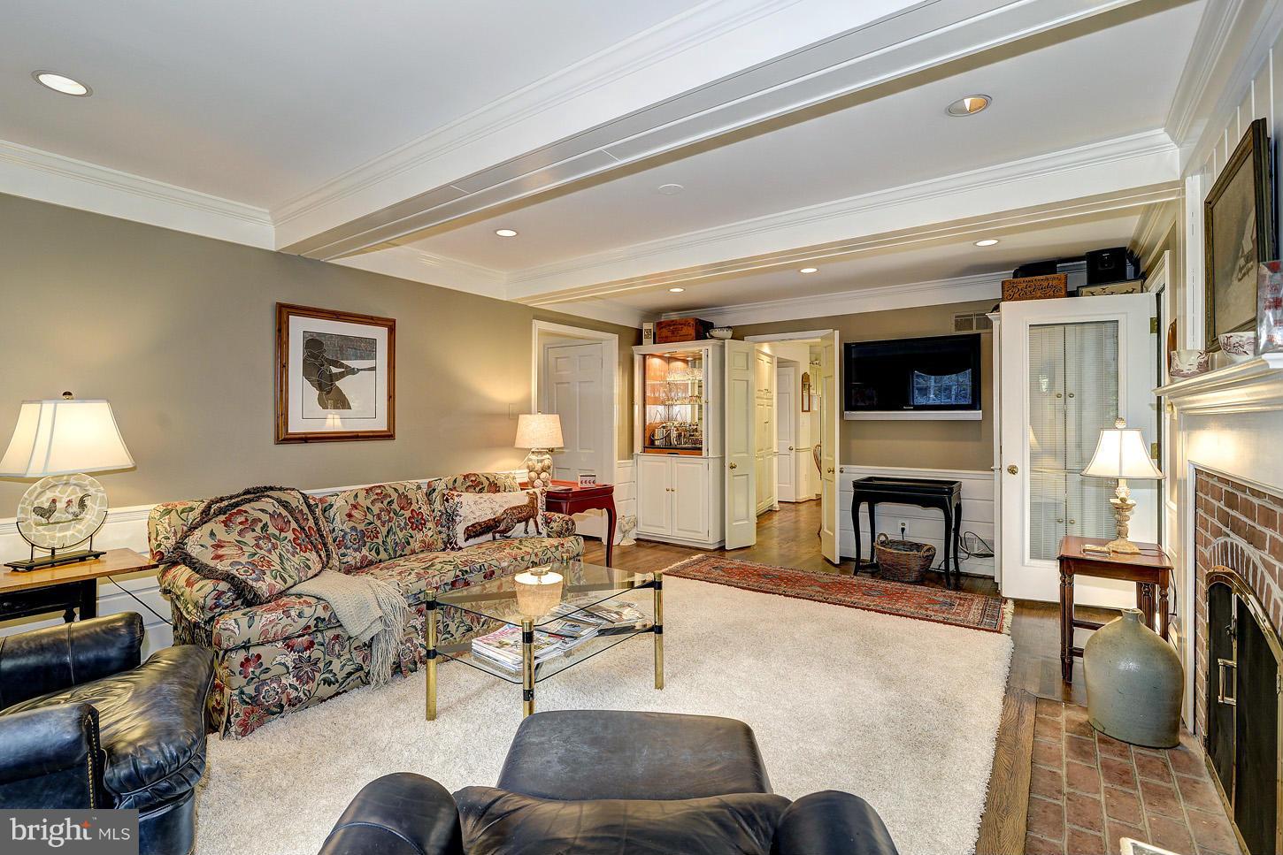 8006 Greentree Road Bethesda, MD 20817 - Photo 11 of 30 Interior (General)