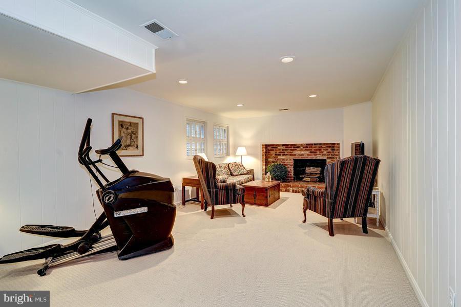 8006 Greentree Road Bethesda, MD 20817 - Photo 24 of 30 Interior (General)
