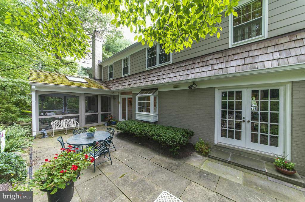 8006 Greentree Road Bethesda, MD 20817 - Photo 28 of 30 Exterior (Rear)