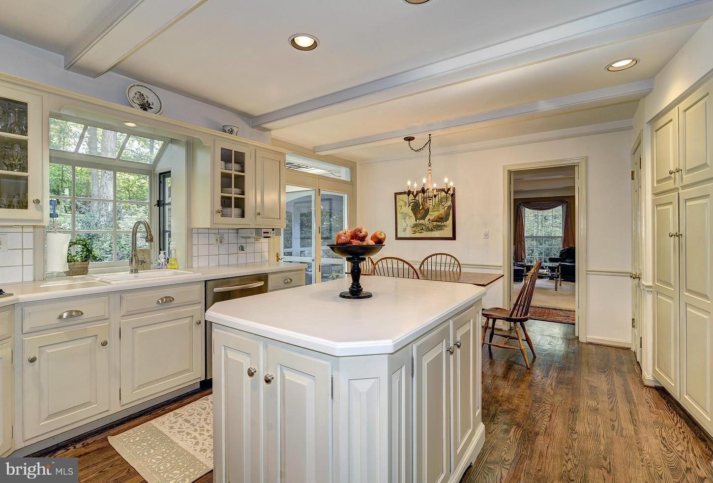 8006 Greentree Road Bethesda, MD 20817 - Photo 8 of 30 Interior (General)
