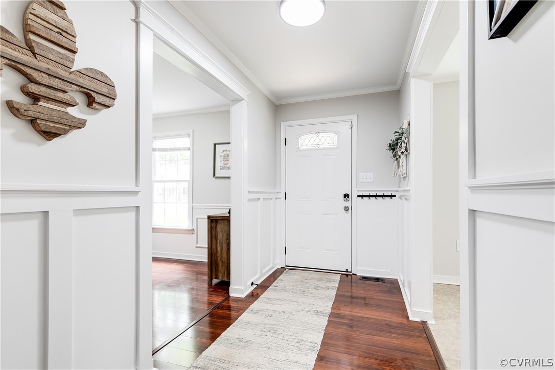 5615 Chatmoss Road Midlothian, VA 23112 - Photo 4 of 41 a view of a hallway with wooden floor and staircase