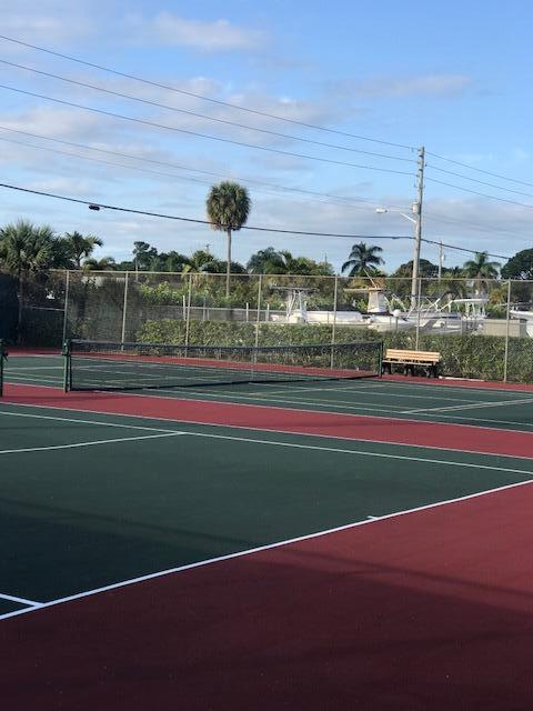 825 Center Street, Unit 1B Jupiter, FL 33458 - Photo 15 of 16 a view of basketball court