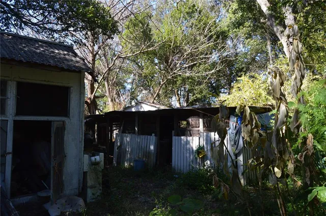 a view of outdoor space