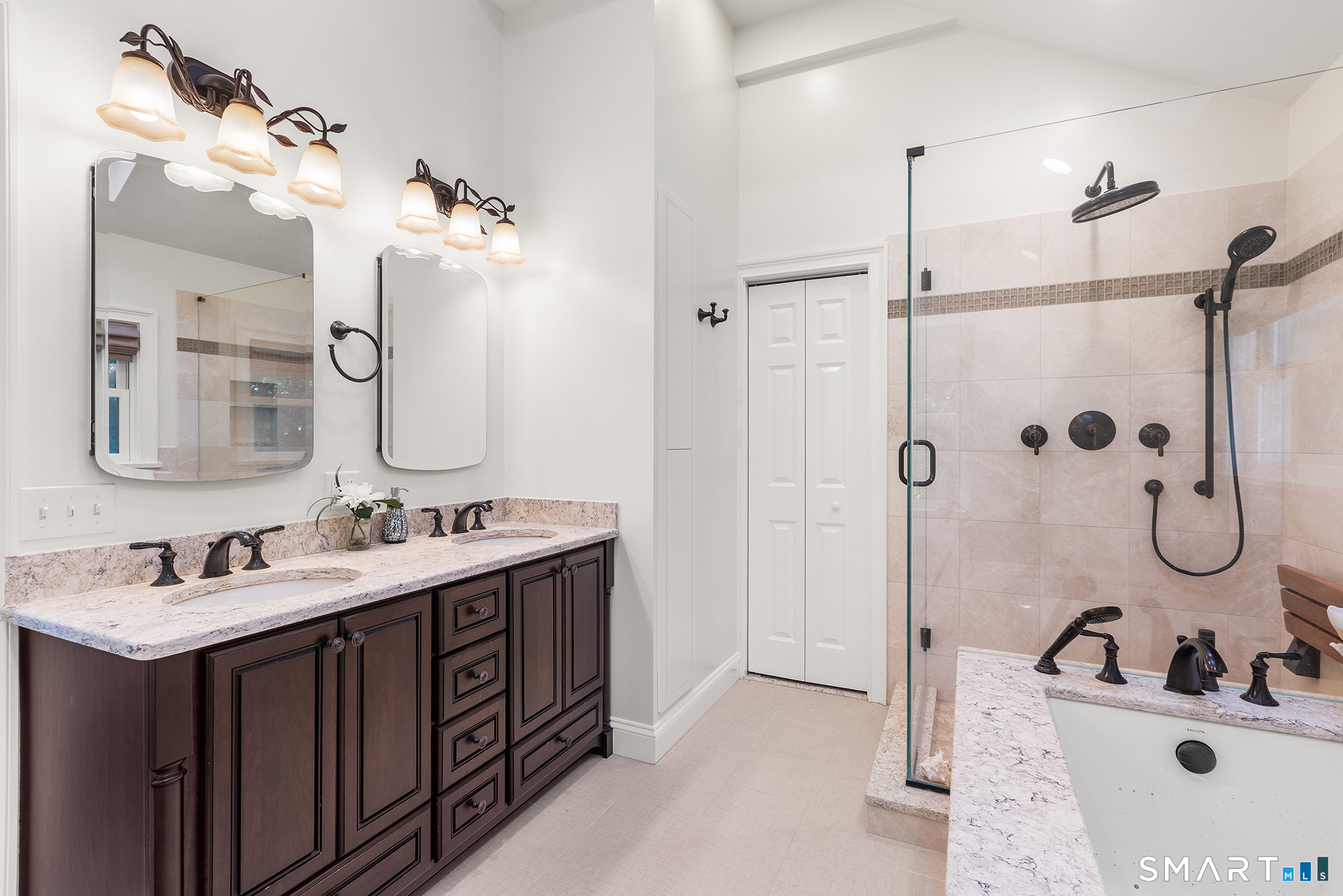 241 Pemberwick Road Greenwich, CT 06831 - Photo 13 of 30 Gallery Image 13