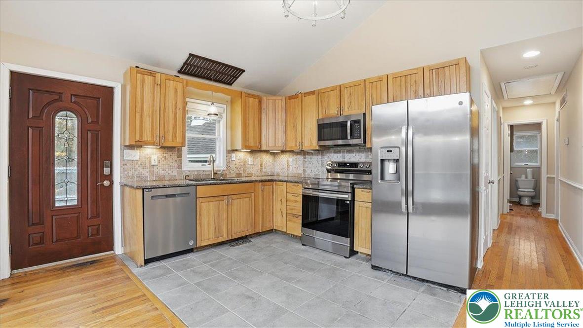 2318 Sunbird Court Scotrun, PA 18355 - Photo 13 of 56