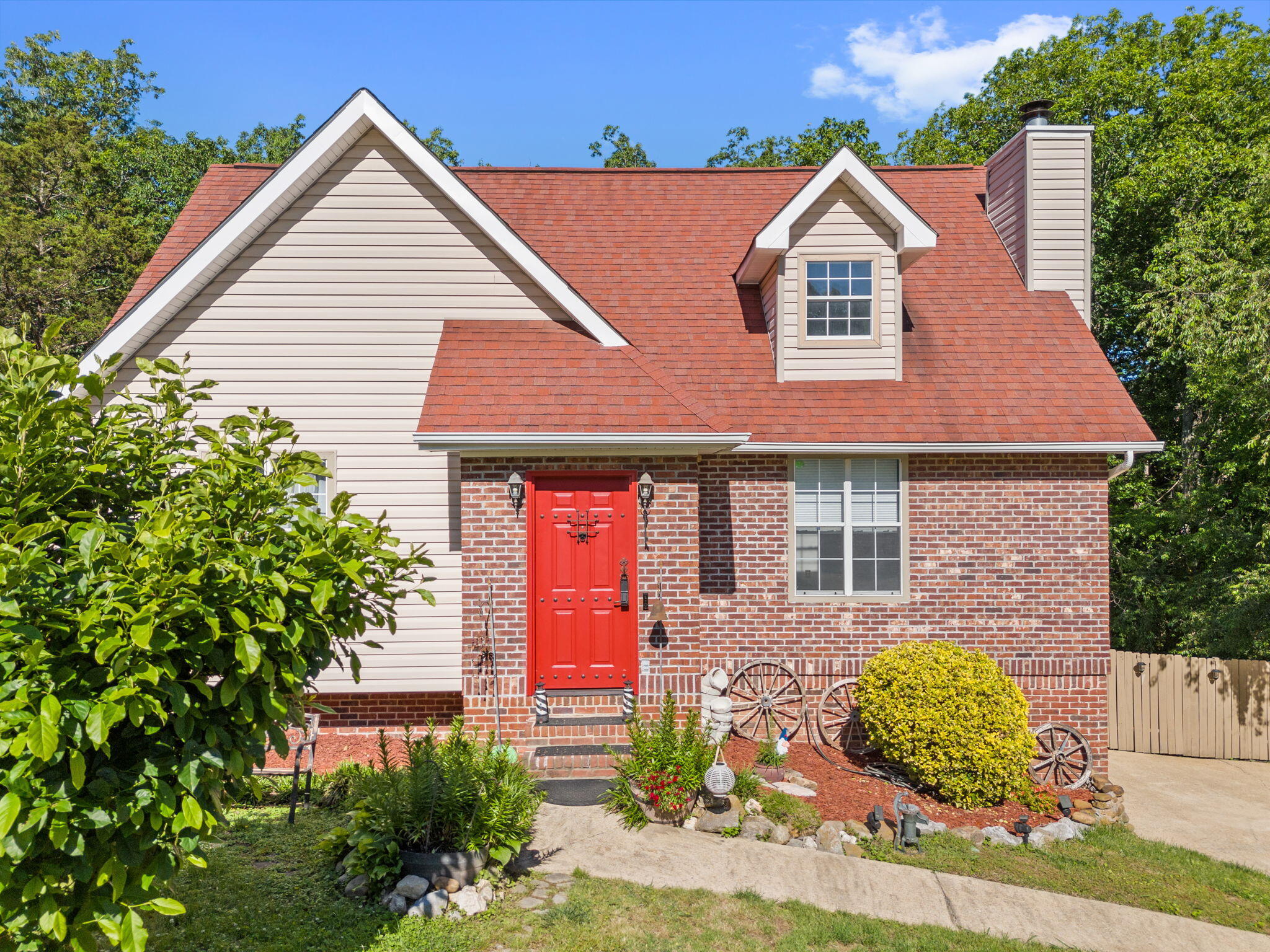 6233 Hunter Valley Road Ooltewah, TN 37363 - Photo 7 of 53 2-web-or-mls-DJI_20260508100446_0008_D