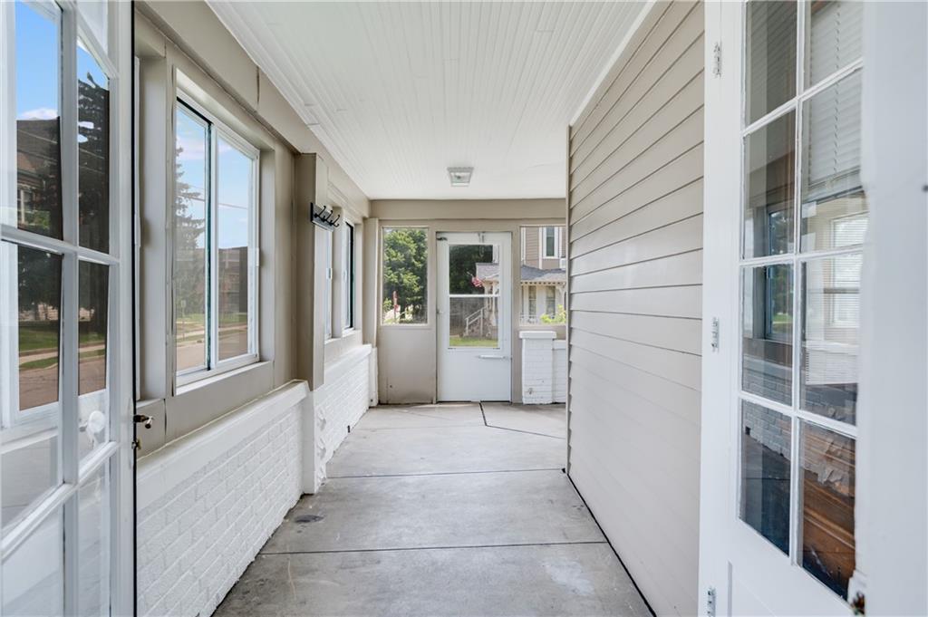 1640 Union Street Columbus, IN 47201 - Photo 5 of 33 Gallery Image 5