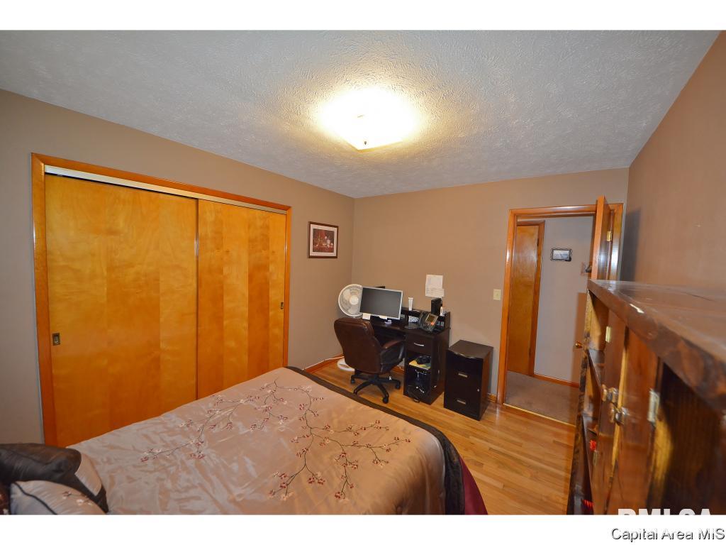 1025 North 8th Street Springfield, IL 62702 - Photo 11 of 28
